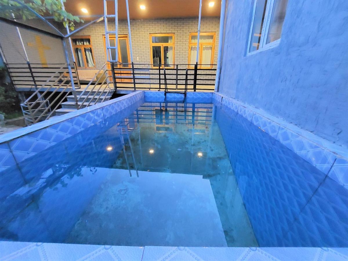 Apartment Beso Kutaisi Bagian luar foto