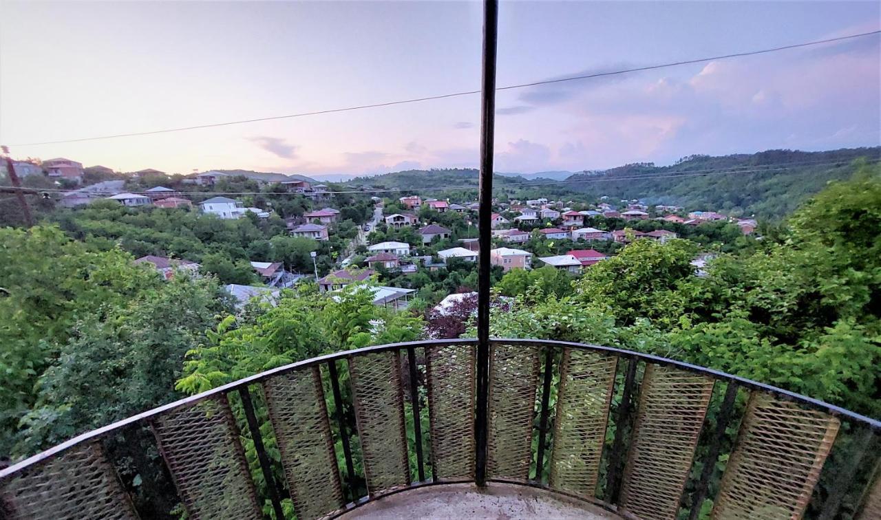 Apartment Beso Kutaisi Bagian luar foto