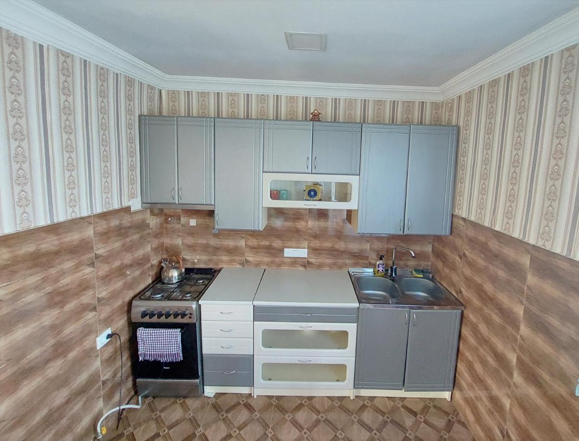 Apartment Beso Kutaisi Bagian luar foto