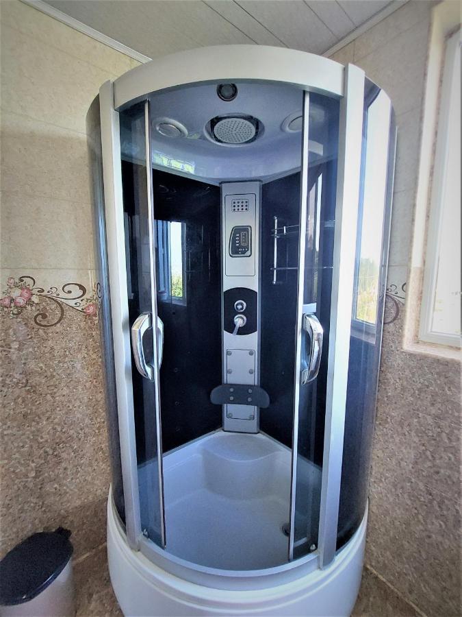 Apartment Beso Kutaisi Bagian luar foto
