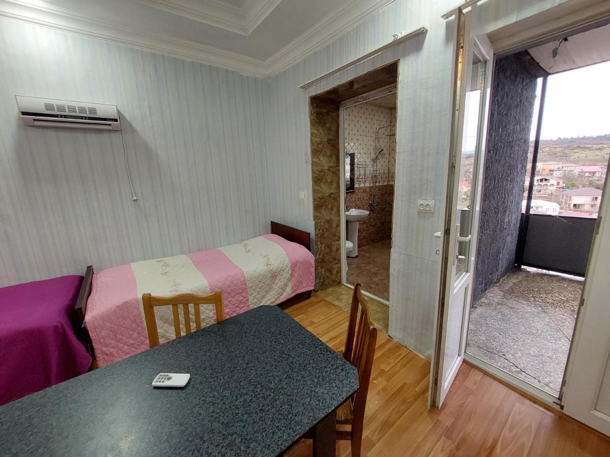Apartment Beso Kutaisi Bagian luar foto