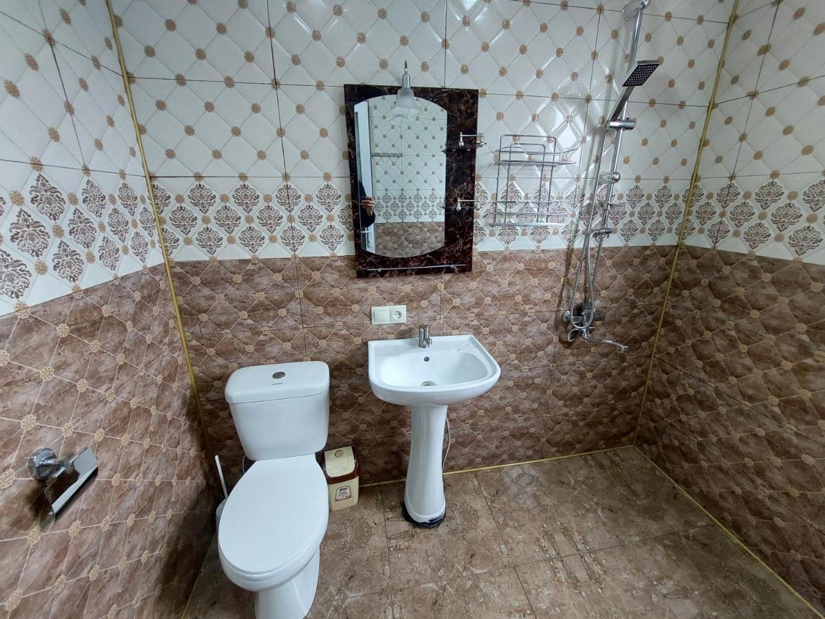 Apartment Beso Kutaisi Bagian luar foto