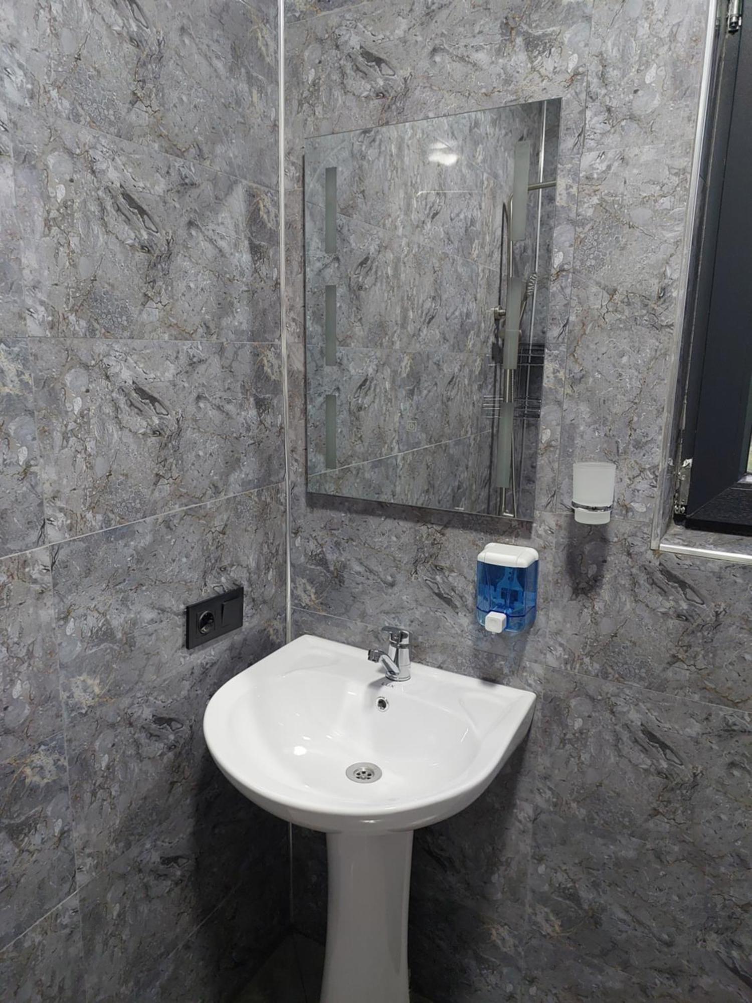 Apartment Beso Kutaisi Bagian luar foto